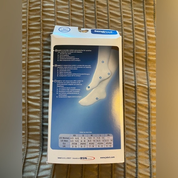 NEW - Jobst SensiFoot Diabetic Compression Socks Medium. (Box has minor damage) - Picture 3 of 4